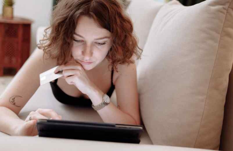 Comment fonctionne une carte à autorisation systématique ? Accès Internet Web Professionnel Comment fonctionne une carte à autorisation systématique ? Accès Internet Web Professionnel