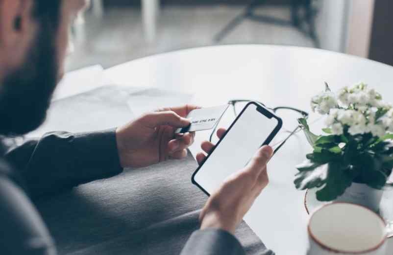 Le virement instantané : la révolution du temps réel Accès Internet Web Professionnel Le virement instantané : la révolution du temps réel Accès Internet Web Professionnel